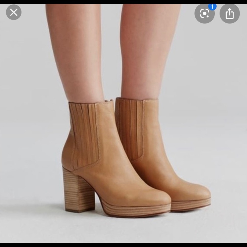 EUC Eileen Fisher Harp Bootie Chelsea tan, 9